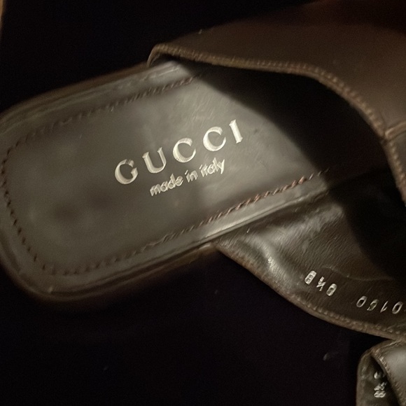 Slippers - Picture 2 of 7